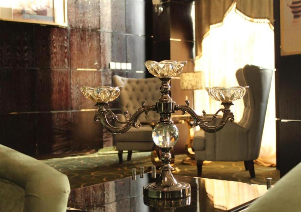 هذا منزلى الحمراء Riaad Buitenkant foto