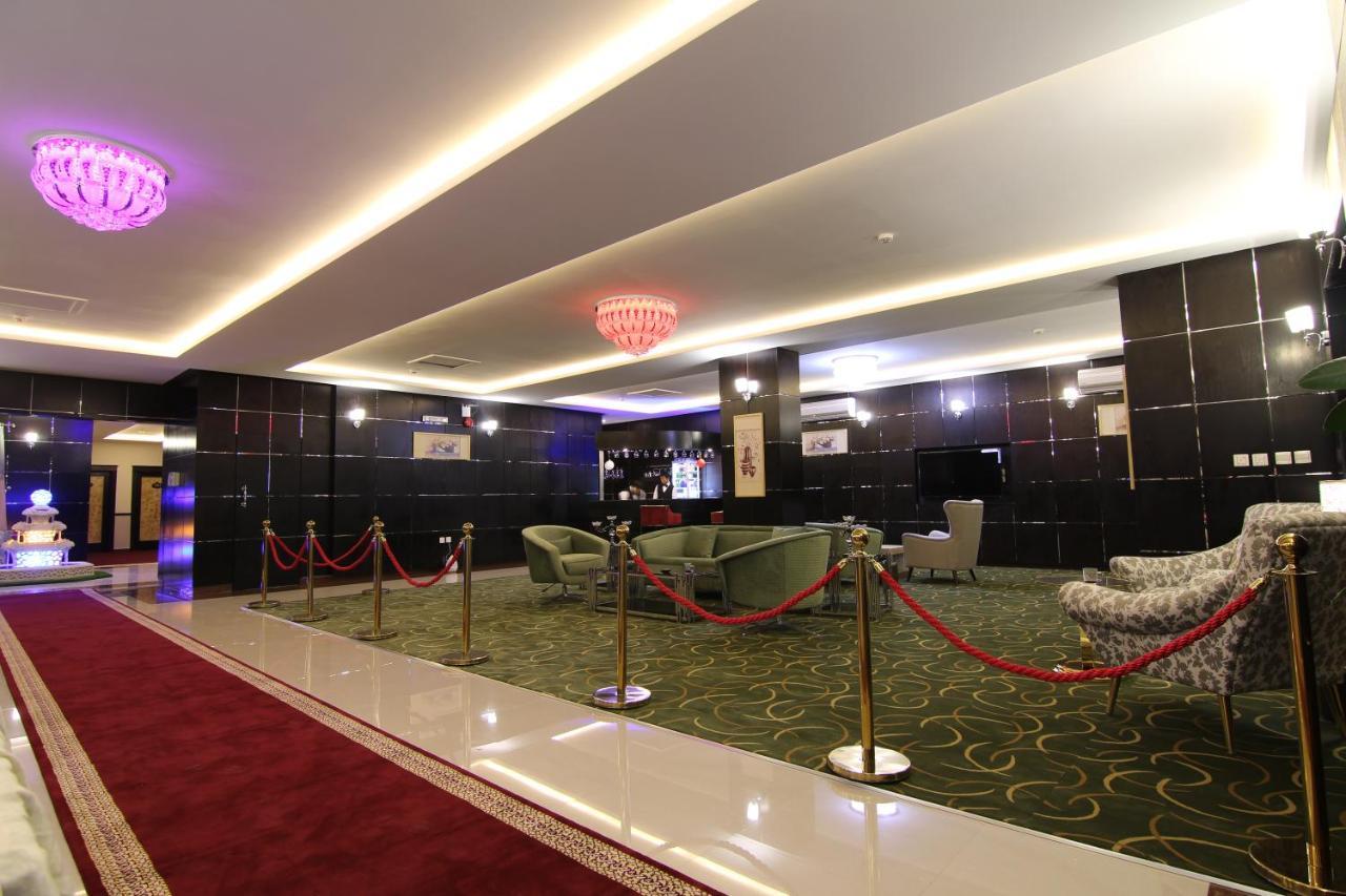 هذا منزلى الحمراء Riaad Buitenkant foto