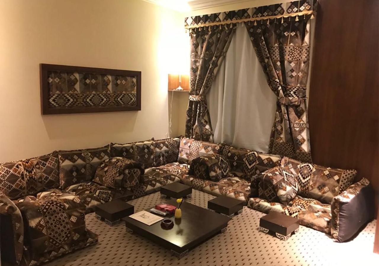 هذا منزلى الحمراء Riaad Buitenkant foto