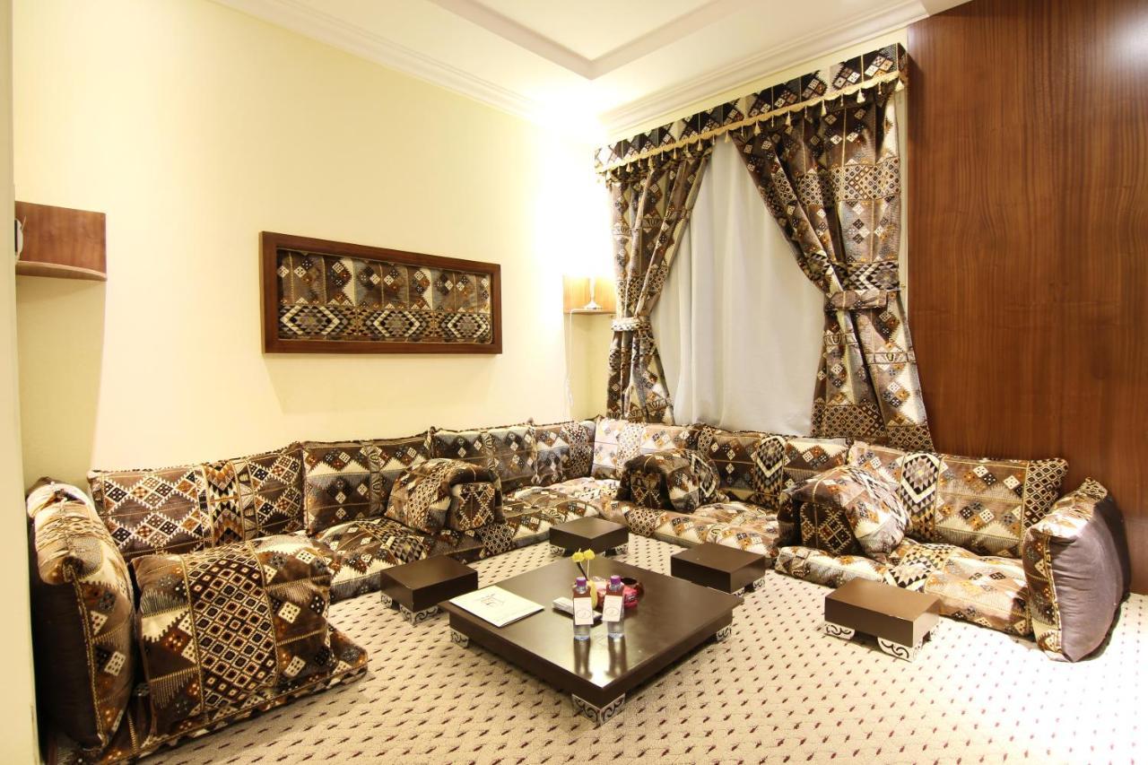 هذا منزلى الحمراء Riaad Buitenkant foto